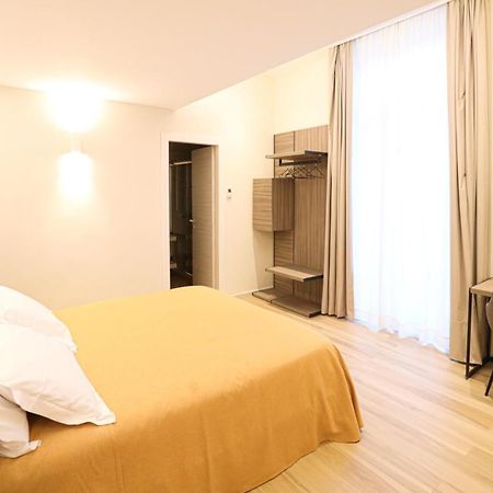 Municipio Luxury Suite Napels Buitenkant foto