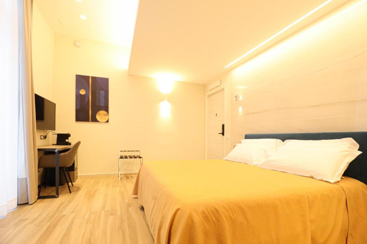 Municipio Luxury Suite Napels Buitenkant foto