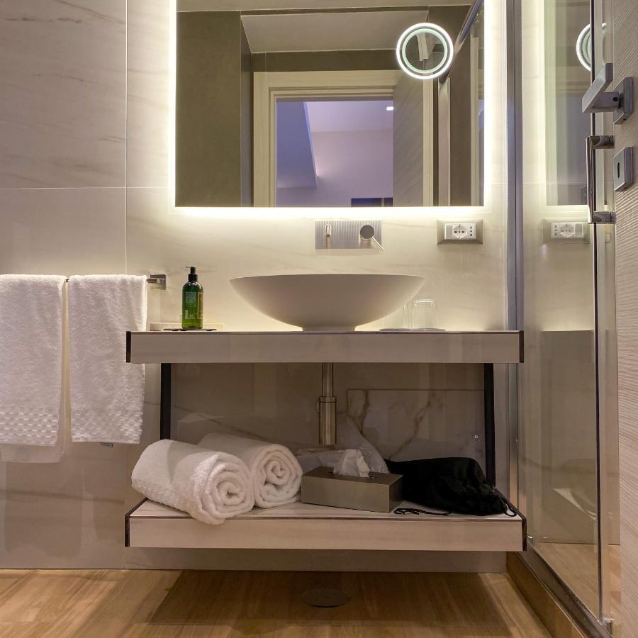 Municipio Luxury Suite Napels Buitenkant foto