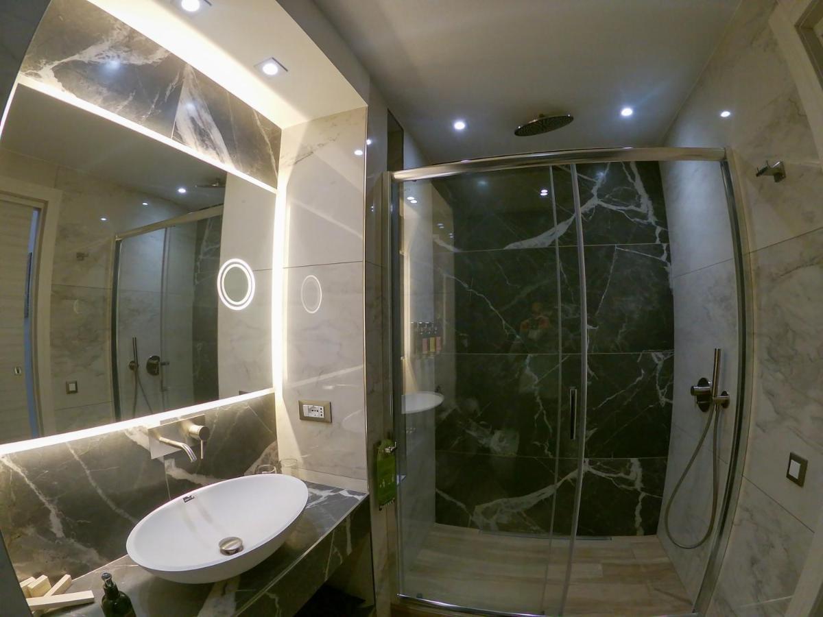 Municipio Luxury Suite Napels Buitenkant foto