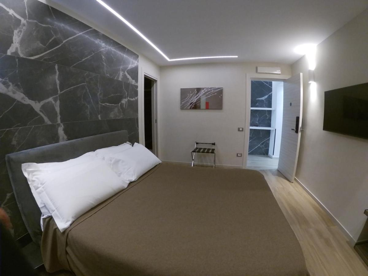 Municipio Luxury Suite Napels Buitenkant foto