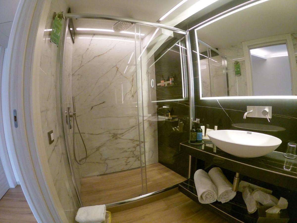 Municipio Luxury Suite Napels Buitenkant foto