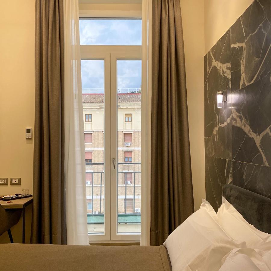 Municipio Luxury Suite Napels Buitenkant foto
