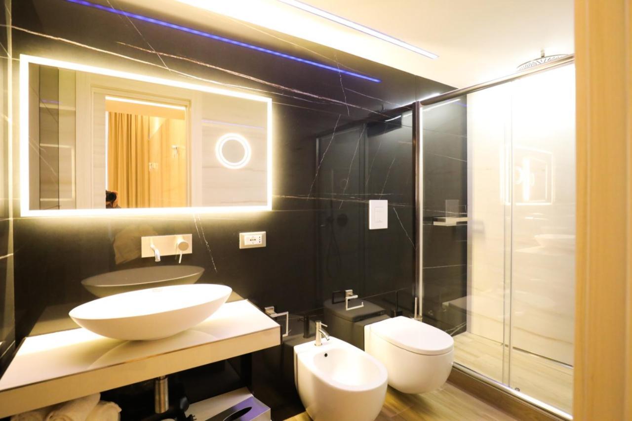 Municipio Luxury Suite Napels Buitenkant foto