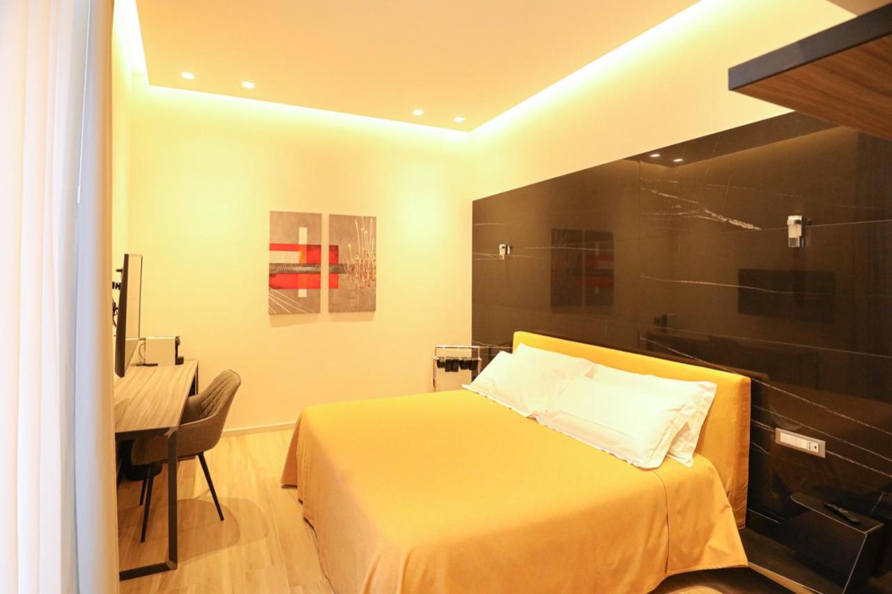 Municipio Luxury Suite Napels Buitenkant foto