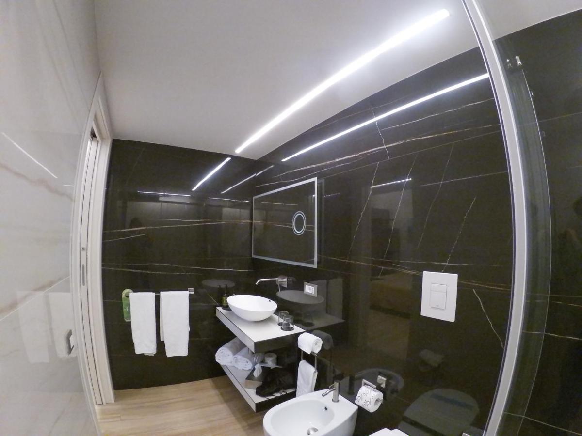 Municipio Luxury Suite Napels Buitenkant foto