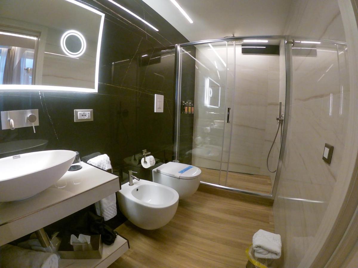 Municipio Luxury Suite Napels Buitenkant foto